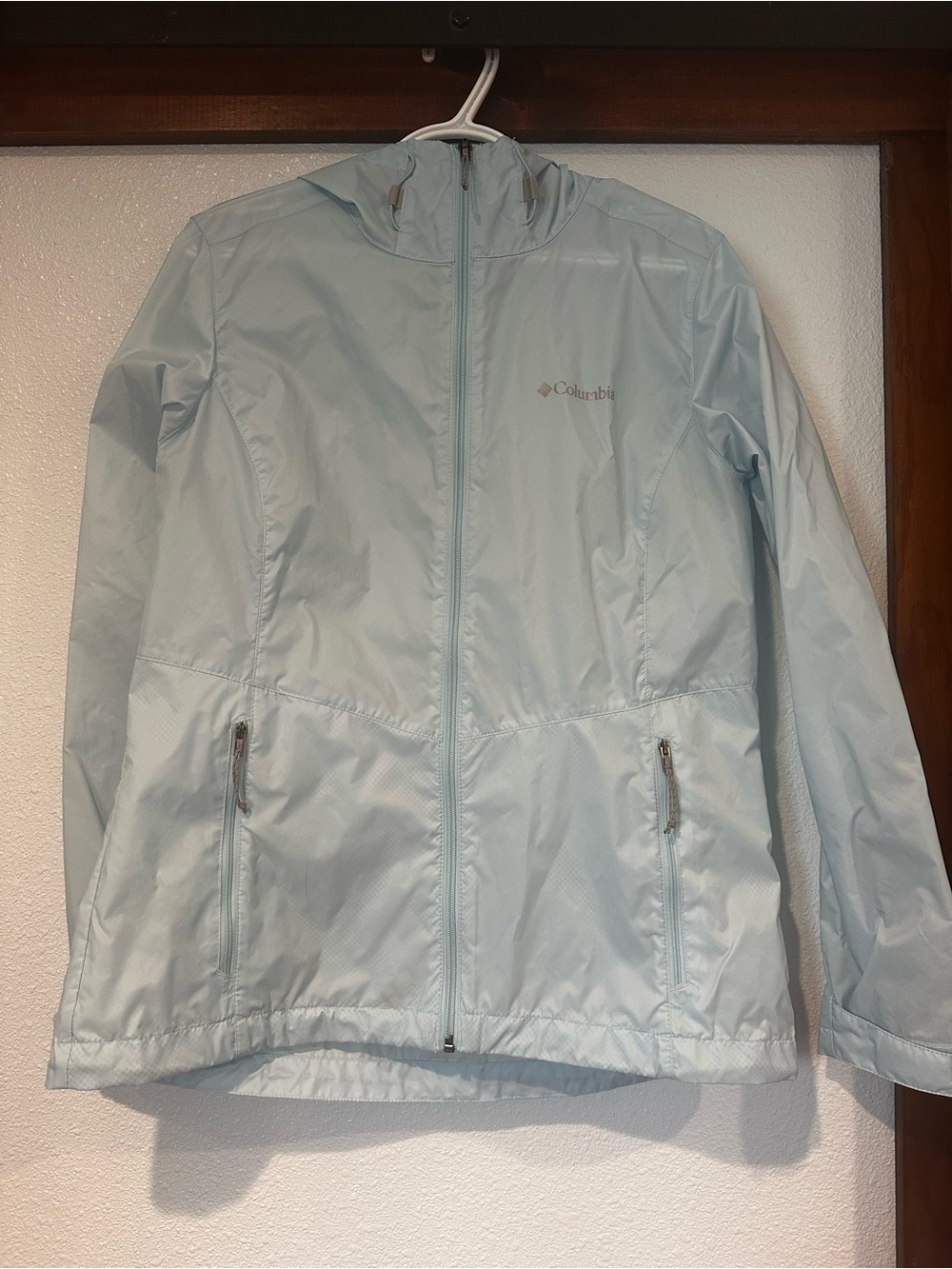 Columbia Women’s Size Medium Light Blue Hooded Windbreaker Jacket